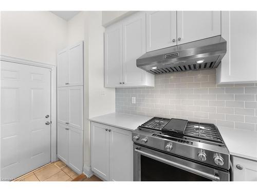 72 Cannery Drive, St. Davids, ON - Indoor Photo Showing Kitchen