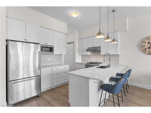 72 Cannery Drive, St. Davids, ON - Indoor Photo Showing Kitchen With Upgraded Kitchen