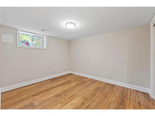 10 Fisher Crescent, Hamilton, ON - Indoor Photo Showing Other Room