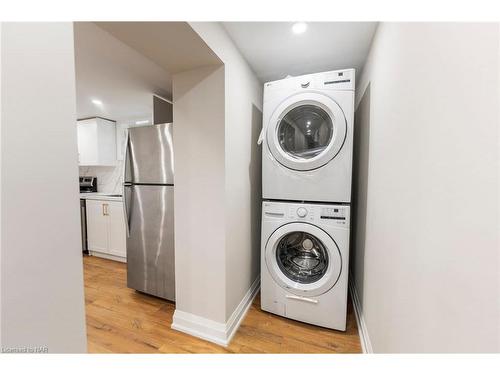 10 Fisher Crescent, Hamilton, ON - Indoor Photo Showing Laundry Room