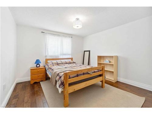 9 Culligan Crescent, Thorold, ON - Indoor Photo Showing Bedroom