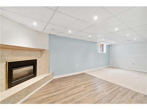 9 Culligan Crescent, Thorold, ON - Indoor With Fireplace