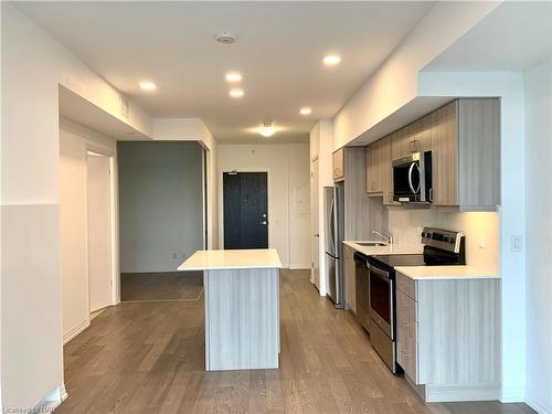 504-7711 Green Vista Gate, Niagara Falls, ON - Indoor Photo Showing Kitchen