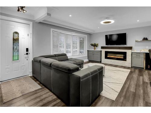 23 Pinewood Avenue, Grimsby, ON - Indoor Photo Showing Living Room With Fireplace