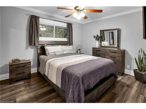 23 Pinewood Avenue, Grimsby, ON - Indoor Photo Showing Bedroom