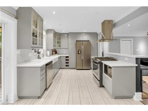 23 Pinewood Avenue, Grimsby, ON - Indoor Photo Showing Kitchen