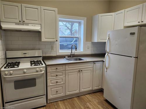 3-474 East Main Street, Welland, ON - Indoor Photo Showing Kitchen