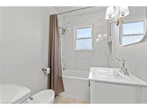 218 Christmas Street, Port Colborne, ON - Indoor Photo Showing Bathroom