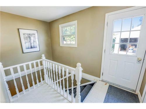 2 Lincoln Avenue, St. Catharines, ON - Indoor Photo Showing Bedroom