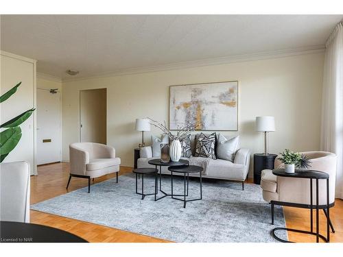 306-15 Towering Heights Boulevard, St. Catharines, ON - Indoor Photo Showing Living Room