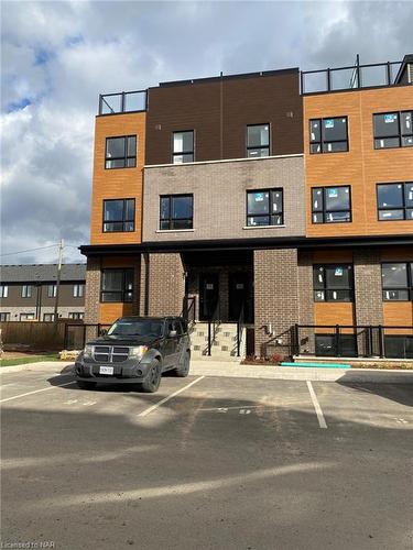 28-6705 Cropp Street, Niagara Falls, ON - Outdoor With Facade