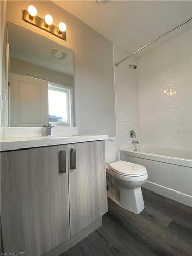 28-6705 Cropp Street, Niagara Falls, ON - Indoor Photo Showing Bathroom