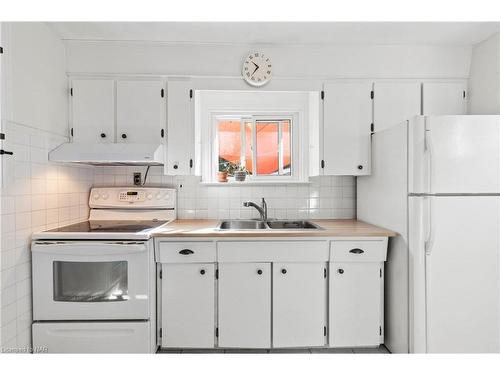 74 Marmora Street, St. Catharines, ON - Indoor Photo Showing Kitchen With Double Sink