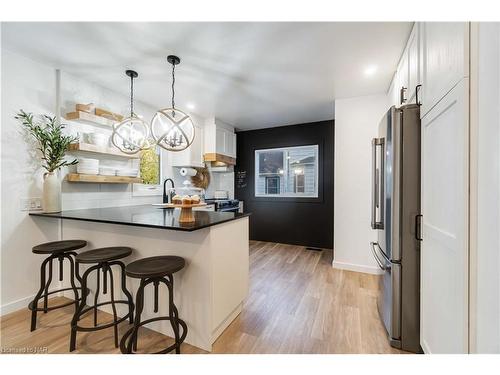 252 Emerick Avenue, Fort Erie, ON - Indoor Photo Showing Kitchen