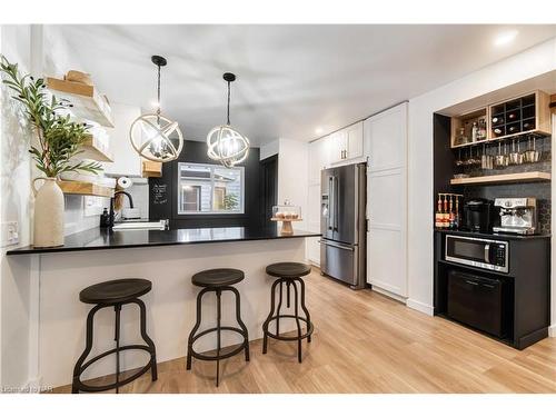 252 Emerick Avenue, Fort Erie, ON - Indoor Photo Showing Kitchen