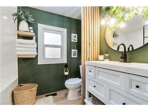 252 Emerick Avenue, Fort Erie, ON - Indoor Photo Showing Bathroom