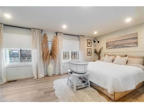 252 Emerick Avenue, Fort Erie, ON - Indoor Photo Showing Bedroom