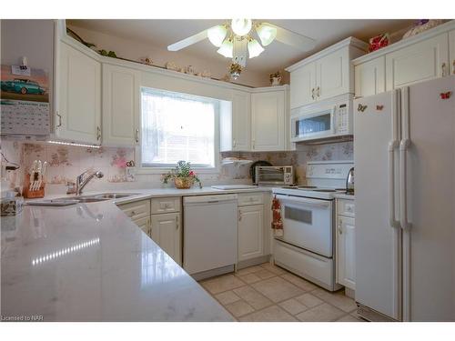 23 Portal Drive, Port Colborne, ON - Indoor Photo Showing Kitchen