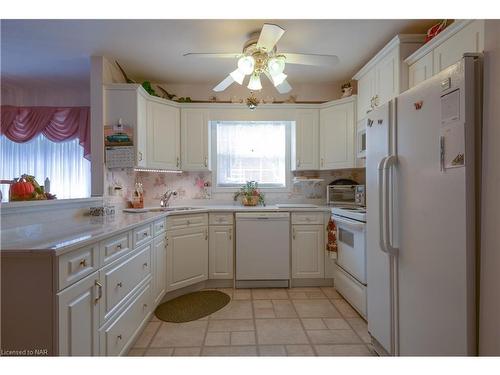 23 Portal Drive, Port Colborne, ON - Indoor Photo Showing Kitchen