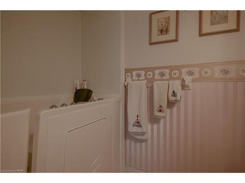 23 Portal Drive, Port Colborne, ON - Indoor Photo Showing Laundry Room