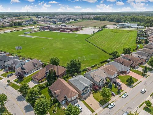 7020 St Michael Avenue, Niagara Falls, ON - Outdoor With View