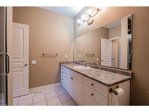 76 Aaron Trail, Welland, ON - Indoor Photo Showing Bathroom