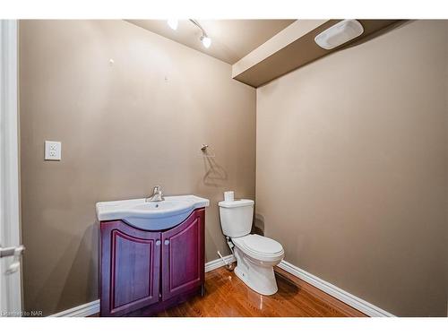 76 Aaron Trail, Welland, ON - Indoor Photo Showing Bathroom