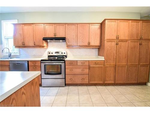 2290 Stonehaven Avenue, Niagara Falls, ON - Indoor Photo Showing Kitchen