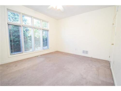 2290 Stonehaven Avenue, Niagara Falls, ON - Indoor Photo Showing Other Room