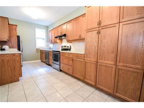 2290 Stonehaven Avenue, Niagara Falls, ON - Indoor Photo Showing Kitchen