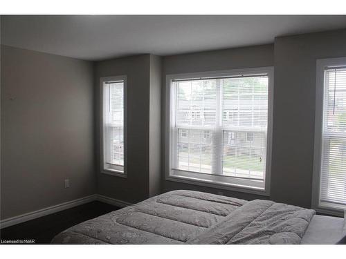 438 Mcalpine Avenue N, Welland, ON - Indoor Photo Showing Bedroom