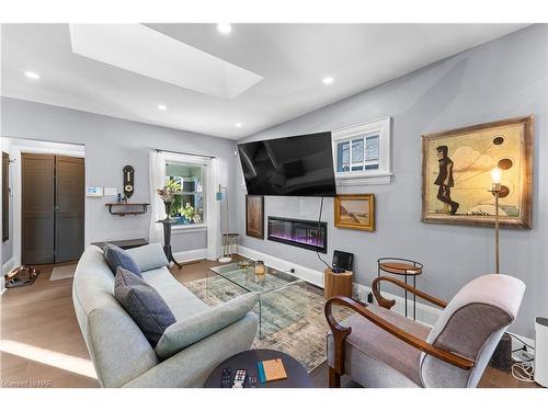 74 Woodland Avenue, St. Catharines, ON - Indoor Photo Showing Living Room With Fireplace