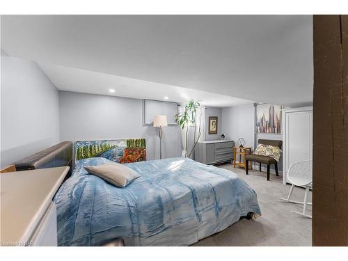 74 Woodland Avenue, St. Catharines, ON - Indoor Photo Showing Bedroom