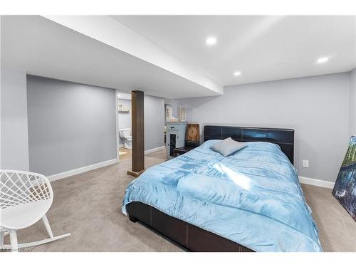 74 Woodland Avenue, St. Catharines, ON - Indoor Photo Showing Bedroom