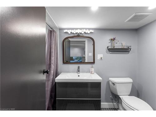 74 Woodland Avenue, St. Catharines, ON - Indoor Photo Showing Bathroom