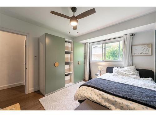 2 Brentwood Road, Grimsby, ON - Indoor Photo Showing Bedroom