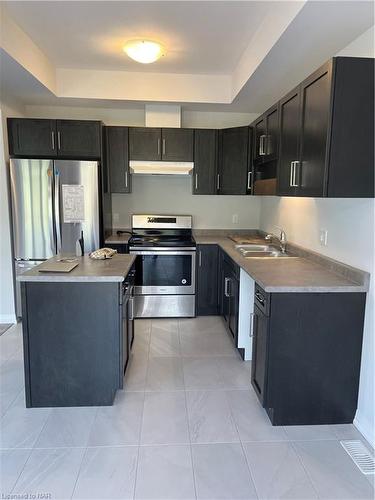 20-4552 Portage Road, Niagara Falls, ON - Indoor Photo Showing Kitchen With Stainless Steel Kitchen With Double Sink