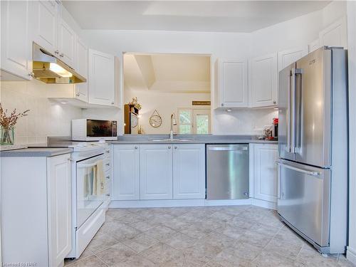 13-99 Linwell Road, St. Catharines, ON - Indoor Photo Showing Kitchen