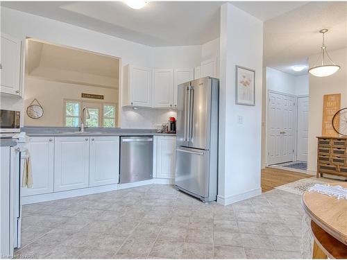 13-99 Linwell Road, St. Catharines, ON - Indoor Photo Showing Kitchen