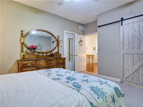 13-99 Linwell Road, St. Catharines, ON - Indoor Photo Showing Bedroom