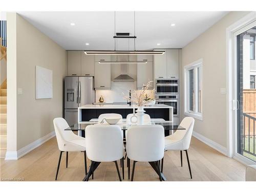 7887 Seabiscuit Drive, Niagara Falls, ON - Indoor Photo Showing Dining Room