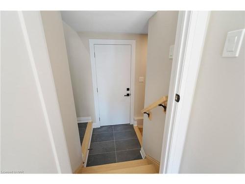 7887 Seabiscuit Drive, Niagara Falls, ON - Indoor Photo Showing Other Room