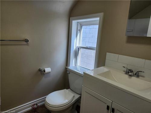 4-476 East Main Street, Welland, ON - Indoor Photo Showing Bathroom