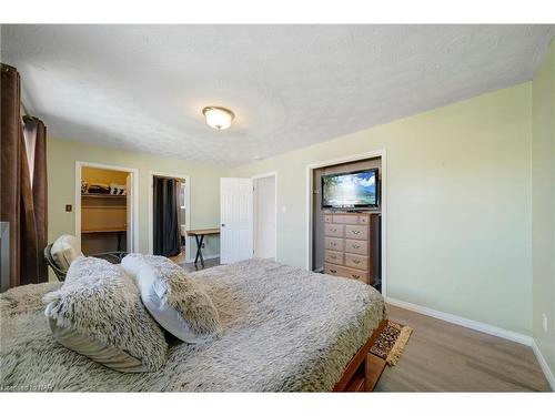 166 Bridlewood Drive, Welland, ON - Indoor Photo Showing Bedroom