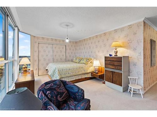 1002 Penthouse-162 Martindale Road, St. Catharines, ON - Indoor Photo Showing Bedroom