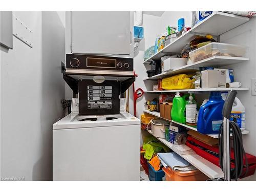 1002 Penthouse-162 Martindale Road, St. Catharines, ON - Indoor Photo Showing Laundry Room