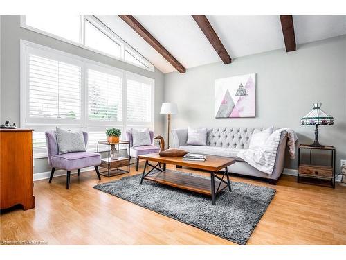 3500 Callan Street, Niagara Falls, ON - Indoor Photo Showing Living Room