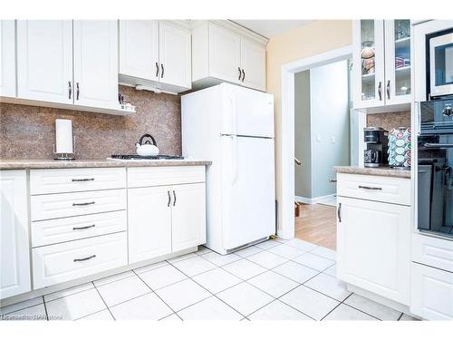 3500 Callan Street, Niagara Falls, ON - Indoor Photo Showing Kitchen