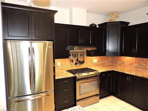 10-6334 Desanka Avenue, Niagara Falls, ON - Indoor Photo Showing Kitchen