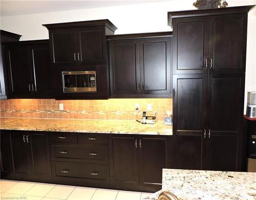 10-6334 Desanka Avenue, Niagara Falls, ON - Indoor Photo Showing Kitchen